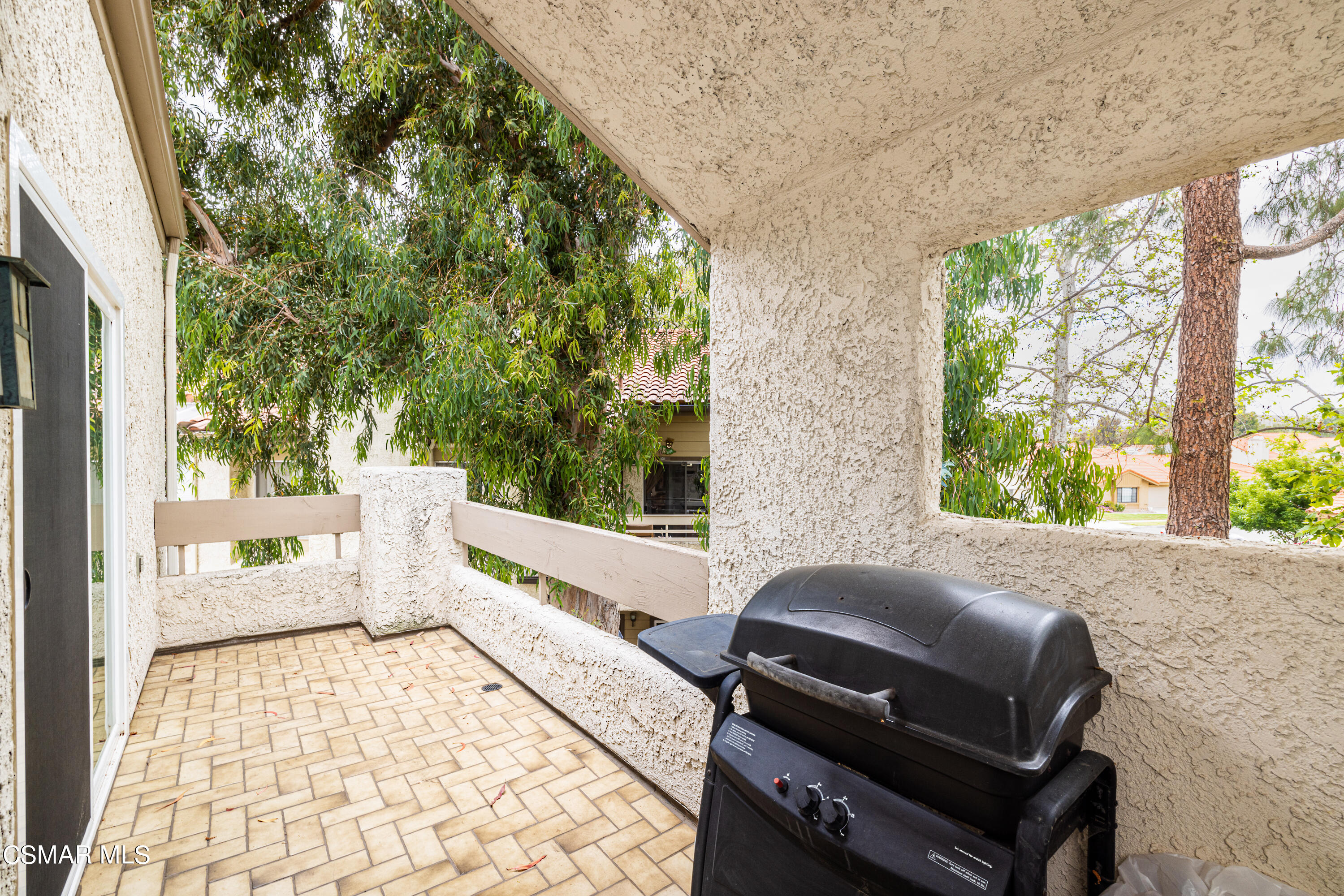 3330 Darby Street, Unit 409 Simi Valley, CA 93063 - Photo 22 of 27 a building outdoor space with a couch