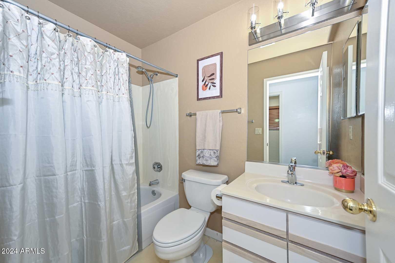 2953 East Calavar Road Phoenix, AZ 85032 - Photo 44 of 45 Guest Bath