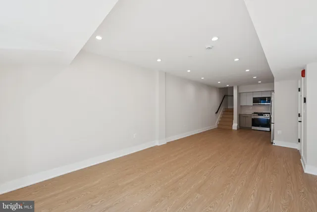 $4,200 | 2134 Wisconsin Avenue Northwest, Unit 3, Washington, DC 20007