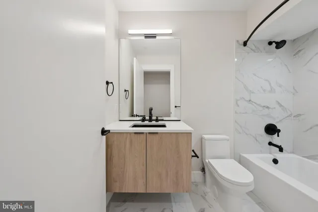 $4,200 | 2134 Wisconsin Avenue Northwest, Unit 3, Washington, DC 20007