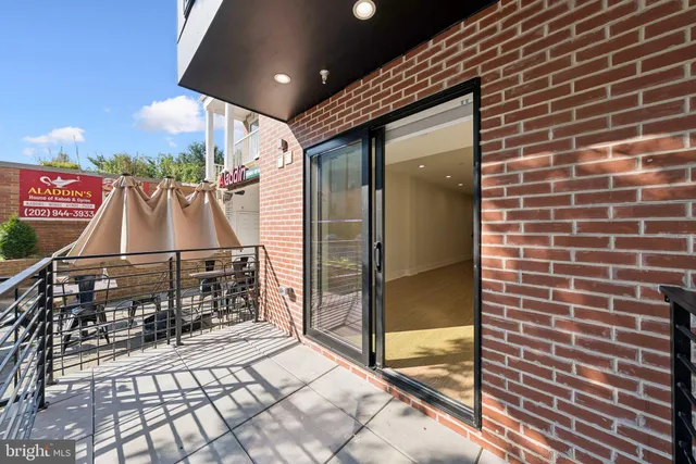 $4,200 | 2134 Wisconsin Avenue Northwest, Unit 3, Washington, DC 20007