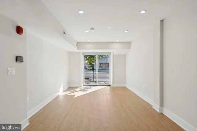 $4,200 | 2134 Wisconsin Avenue Northwest, Unit 3, Washington, DC 20007