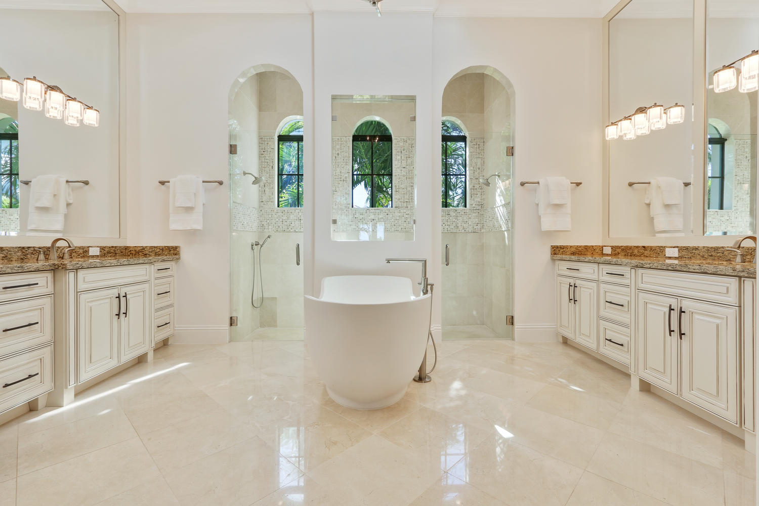 5373 Pennock Point Road Jupiter, FL 33458 - Photo 17 of 44 Master Bathroom