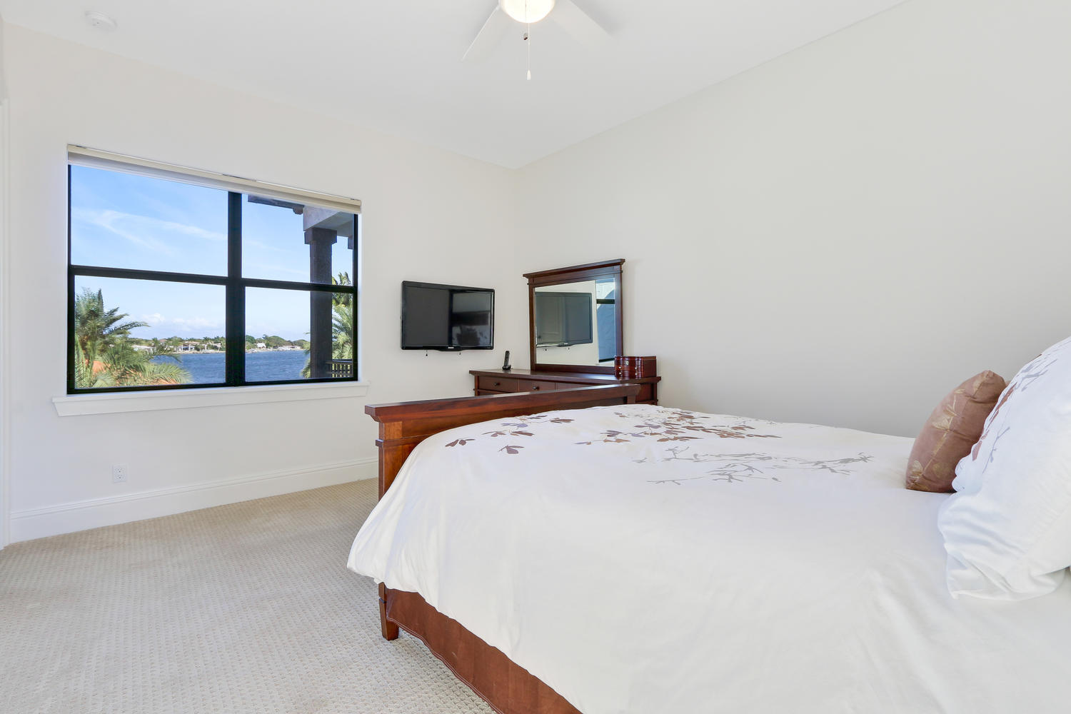 5373 Pennock Point Road Jupiter, FL 33458 - Photo 23 of 44 Guest Bedroom