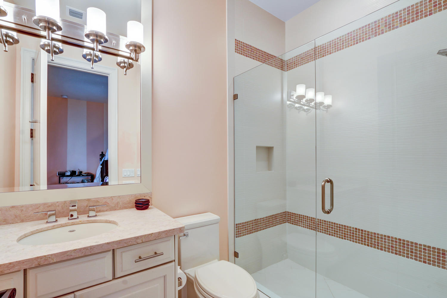 5373 Pennock Point Road Jupiter, FL 33458 - Photo 24 of 44 Guest Bathroom