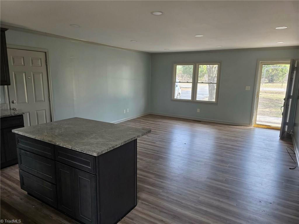 5285 East Holly Grove Road Thomasville, NC 27360 - Photo 17 of 33 Living Room