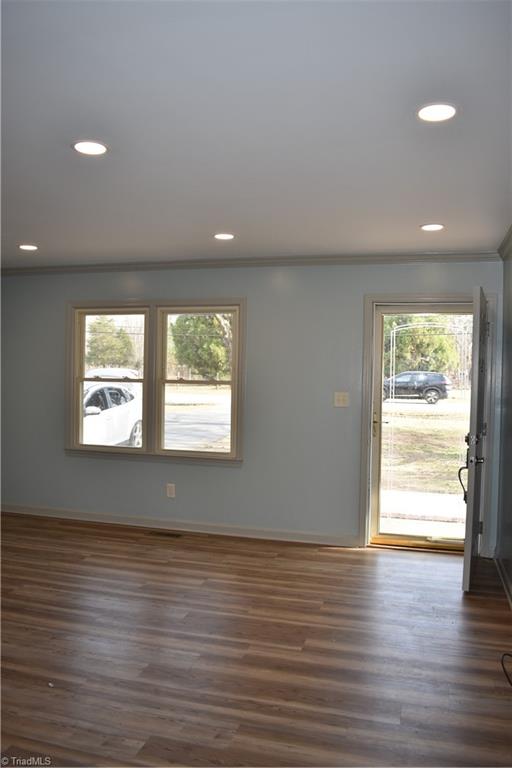 5285 East Holly Grove Road Thomasville, NC 27360 - Photo 20 of 33 Living Room