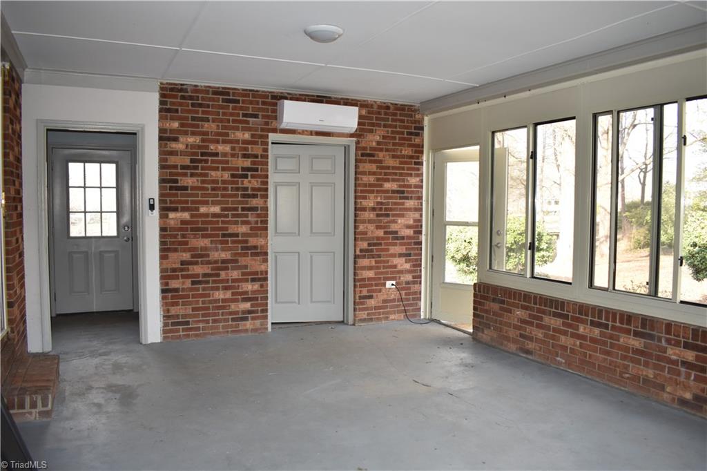 5285 East Holly Grove Road Thomasville, NC 27360 - Photo 31 of 33 Sunroom