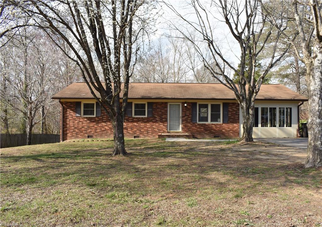 5285 East Holly Grove Road Thomasville, NC 27360 - Photo 4 of 33