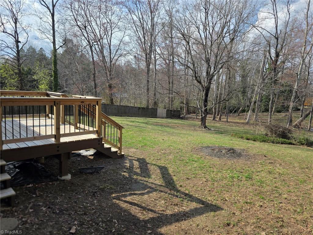 5285 East Holly Grove Road Thomasville, NC 27360 - Photo 7 of 33 View of back yard