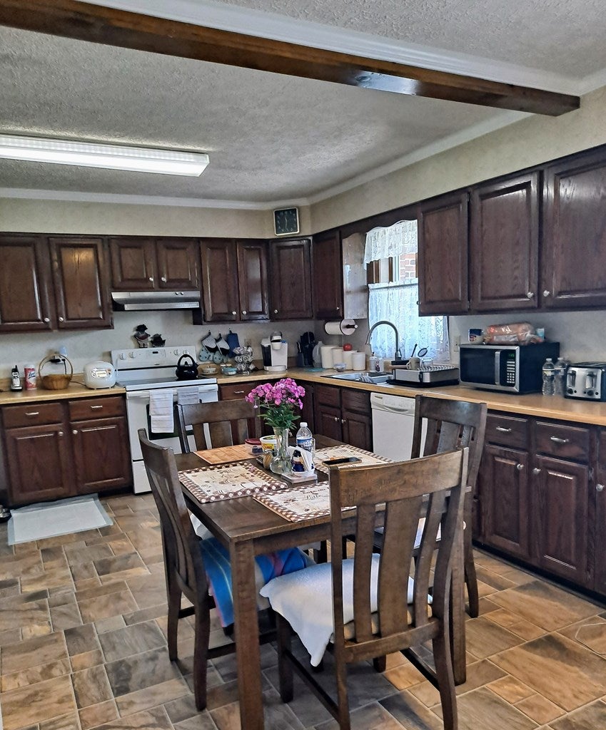 1032 Ridge Avenue Rural Retreat, VA 24368 - Photo 3 of 23 Gallery Image 3