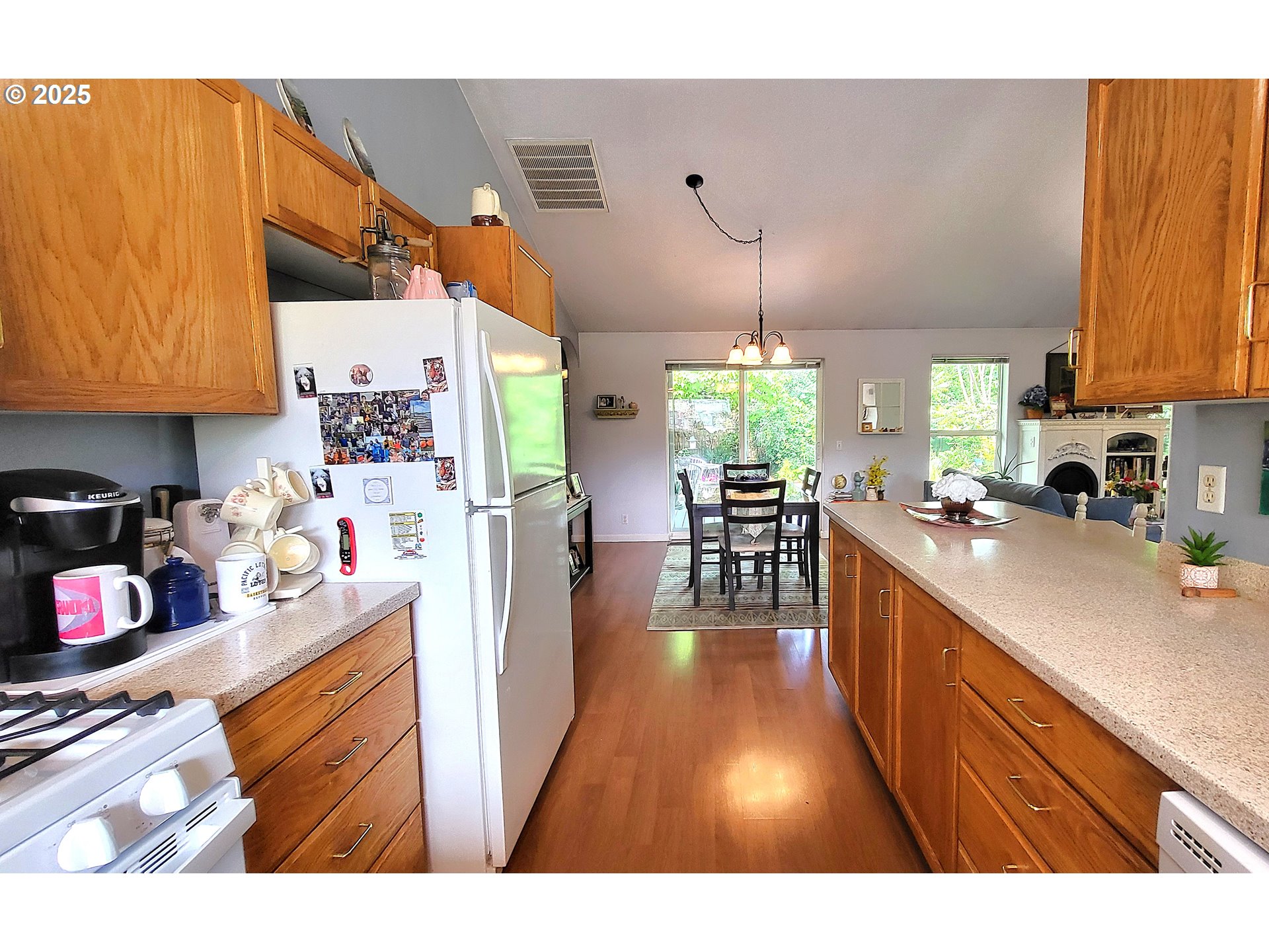 4646 Spring Meadow Avenue Eugene, OR 97404 - Photo 5 of 31 Gallery Image 5