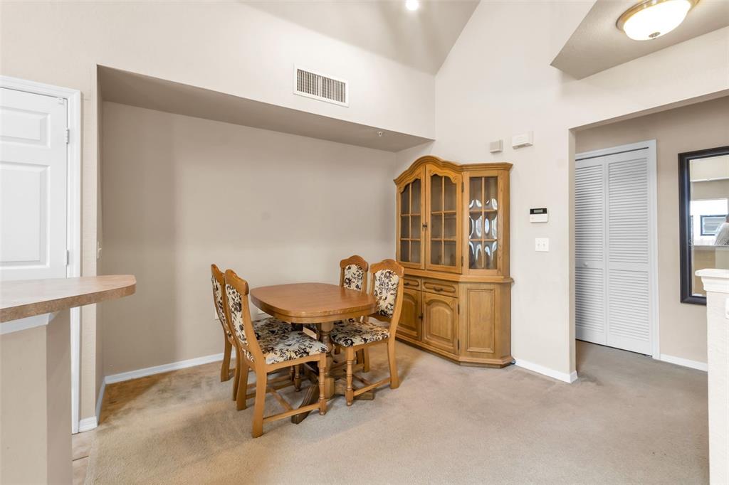 5541 Rosehill Road, Unit 202 Sarasota, FL 34233 - Photo 14 of 47