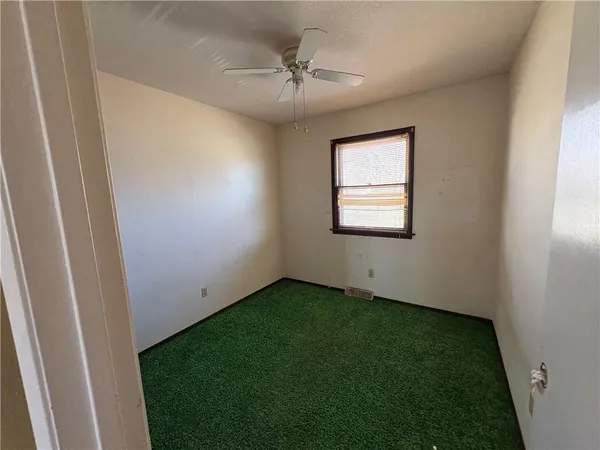 $104,491 | 1104 East Halsey Street, Maryville, MO 64468