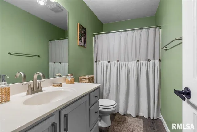 $274,900 | 215 Brookside Glen Drive, Sherman, IL 62684