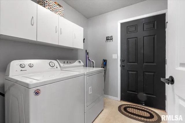 $274,900 | 215 Brookside Glen Drive, Sherman, IL 62684