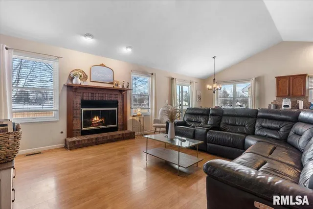 $274,900 | 215 Brookside Glen Drive, Sherman, IL 62684