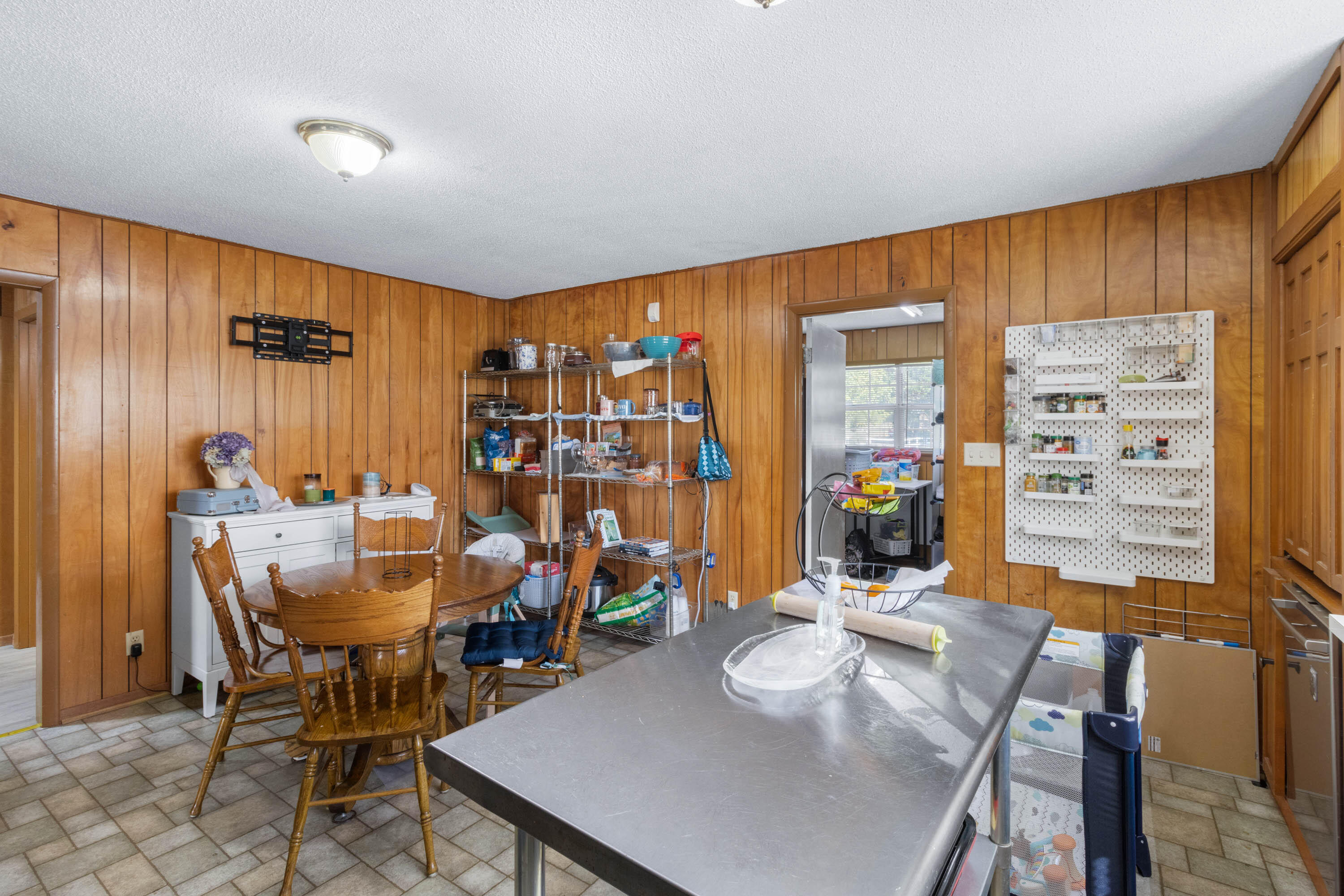 818 Lower Mill Road Hixson, TN 37343 - Photo 8 of 24 818 Lower Mill Rd-6