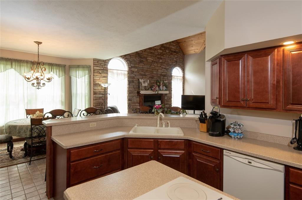1950 Spangler Road Hermitage, PA 16148 - Photo 7 of 22 Gallery Image 7