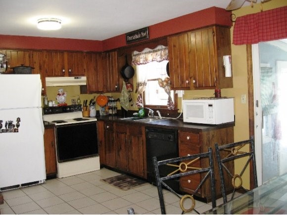 57 Washington Street Rochester, NH 03867 - Photo 1 of 1