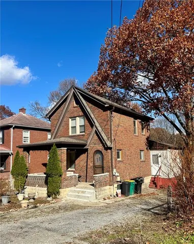 a view of a house with a outdoor space