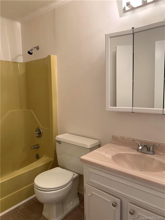 15 Barclay Road Candler, NC 28715 - Photo 6 of 11 Gallery Image 6