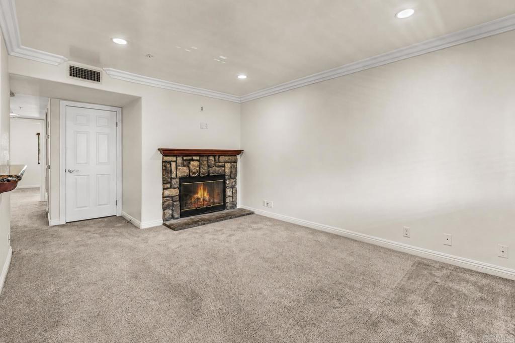 1434 Marshall Road, Unit 23 Alpine, CA 91901 - Photo 13 of 28 Living Room