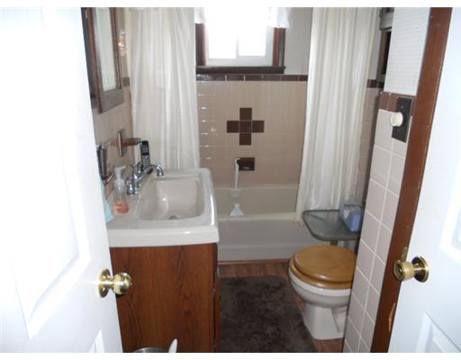 65 Highland Ridge Road Washington, PA 15301 - Photo 7 of 13 Master Bath/Spa.
