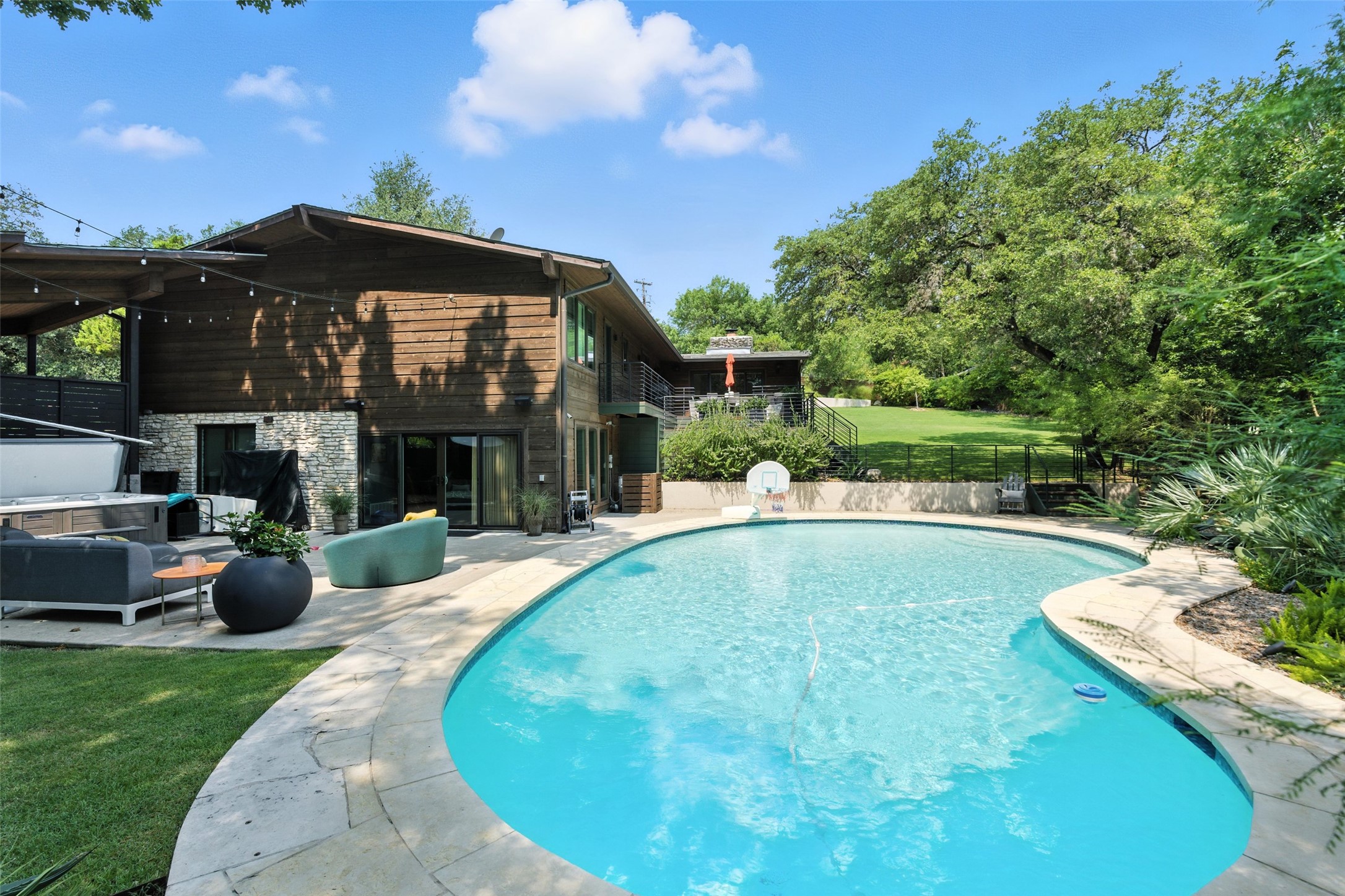3302 Cherry Tree Circle Austin, TX 78731 - Photo 8 of 39