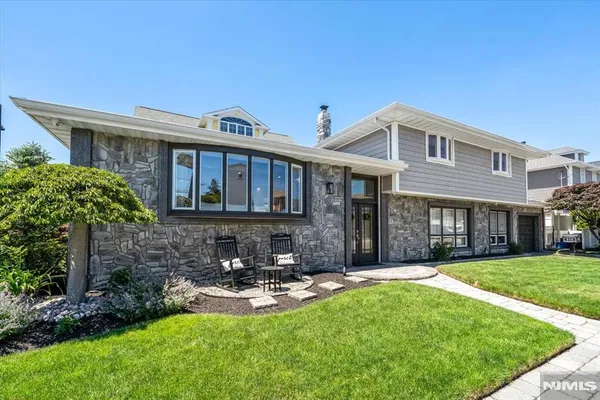 $749,900 | 535 Willow Avenue, Lyndhurst, NJ 07071