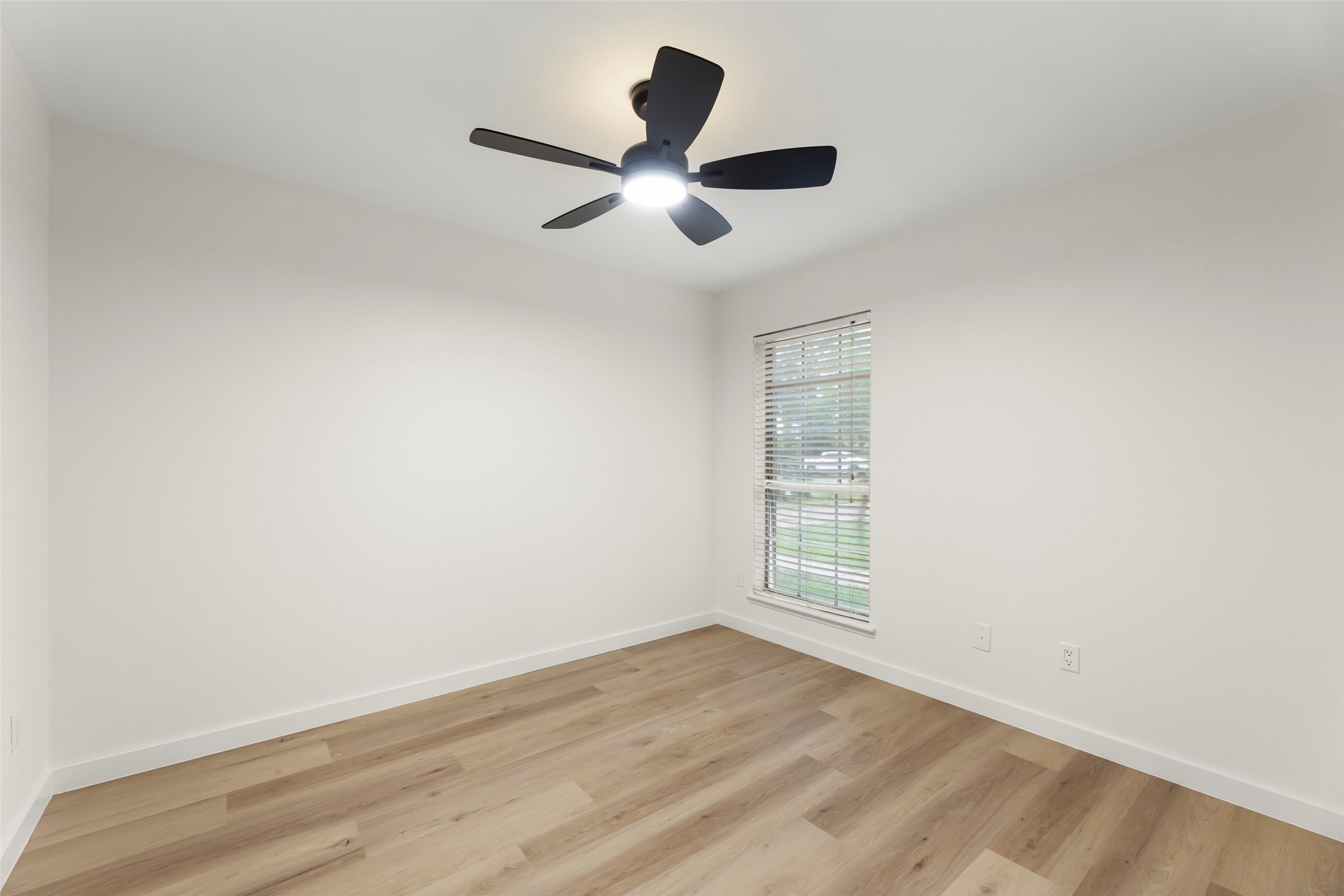 3225 Bostic Street Houston, TX 77093 - Photo 15 of 50 Ample bedroom