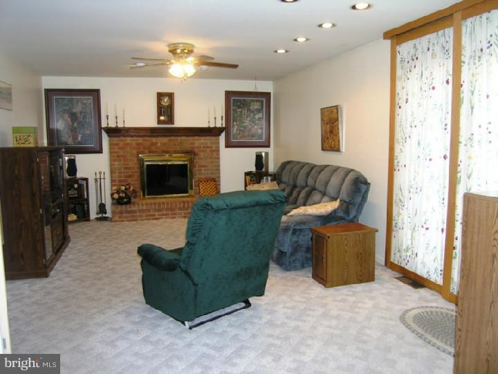 78 Flint Road Langhorne, PA 19047 - Photo 8 of 25 Family Room