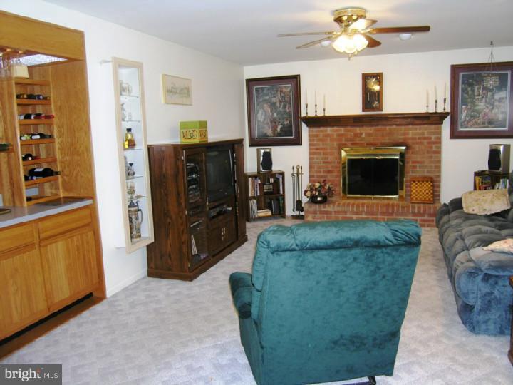 78 Flint Road Langhorne, PA 19047 - Photo 9 of 25 Family Room