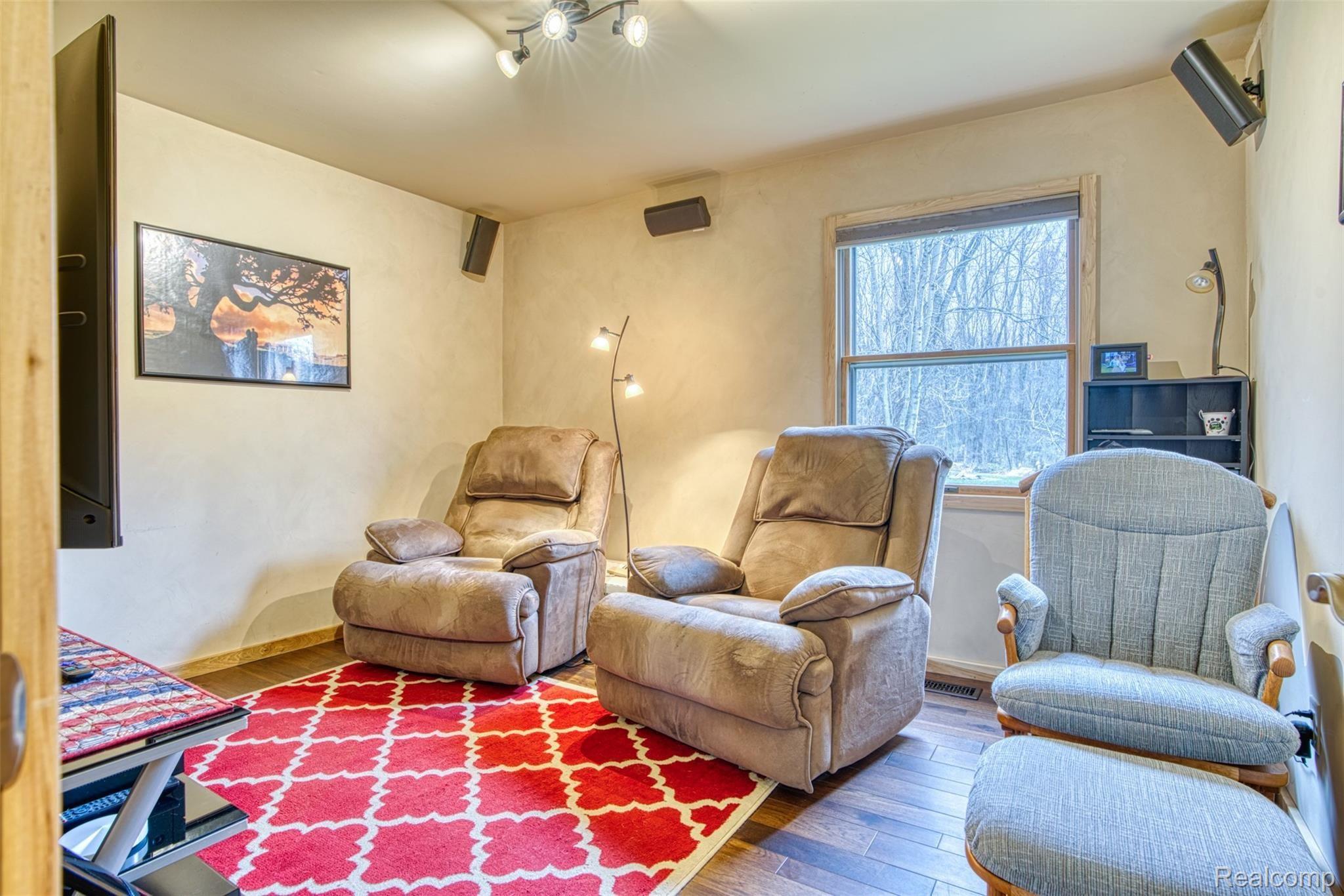 7341 Hogan Road Fenton, MI 48430 - Photo 22 of 47 DSC02485_14.jpg