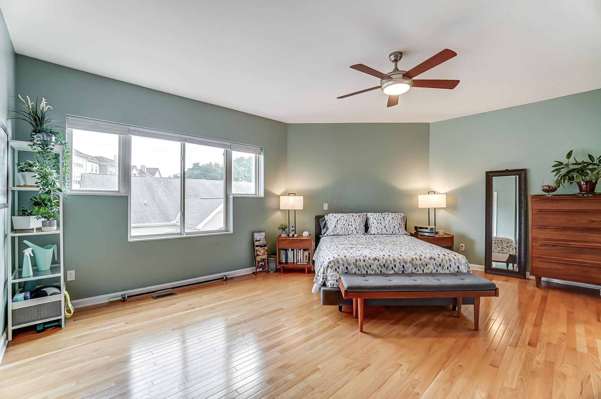 1756 Ridgecliff Road Upper Arlington, OH 43221 - Photo 27 of 55 Airy and bright primary suite!