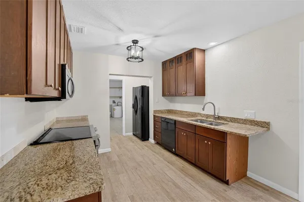 $2,300 | 311 Northeast 5th Street, Mulberry, FL 33860
