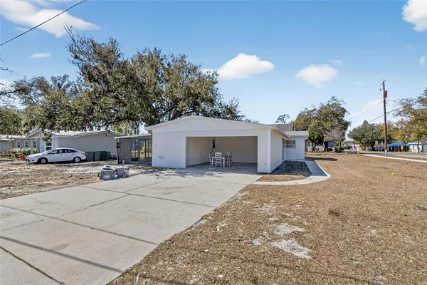 $2,300 | 311 Northeast 5th Street, Mulberry, FL 33860