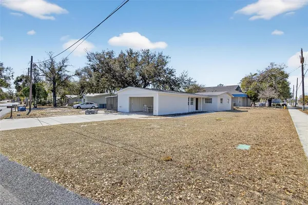 $2,300 | 311 Northeast 5th Street, Mulberry, FL 33860