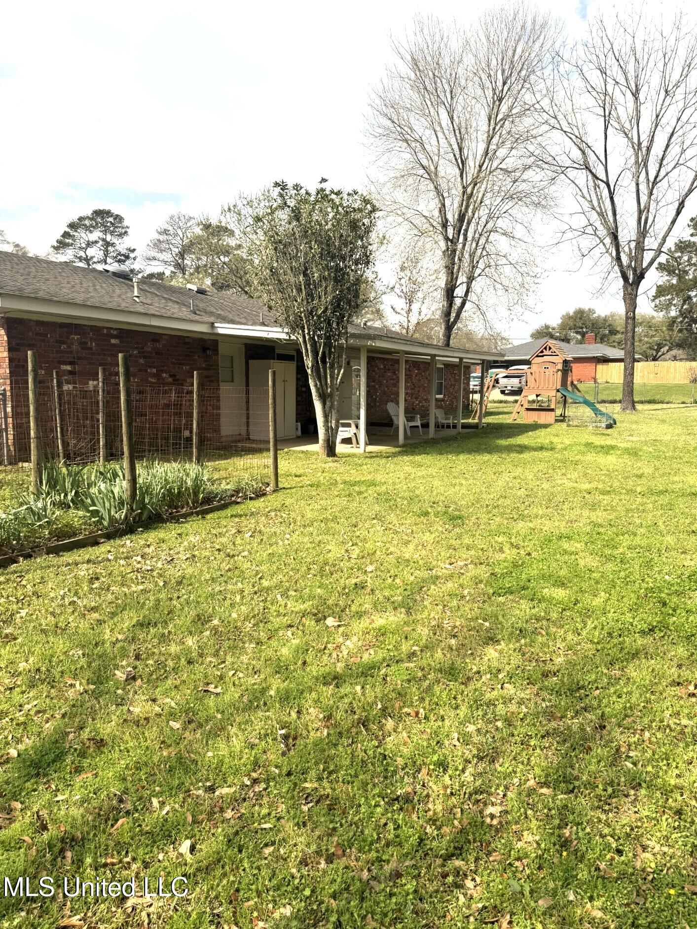 300 Briarwood Road Natchez, MS 39120 - Photo 36 of 37 thumbnail_IMG_9198.jpg 300 34