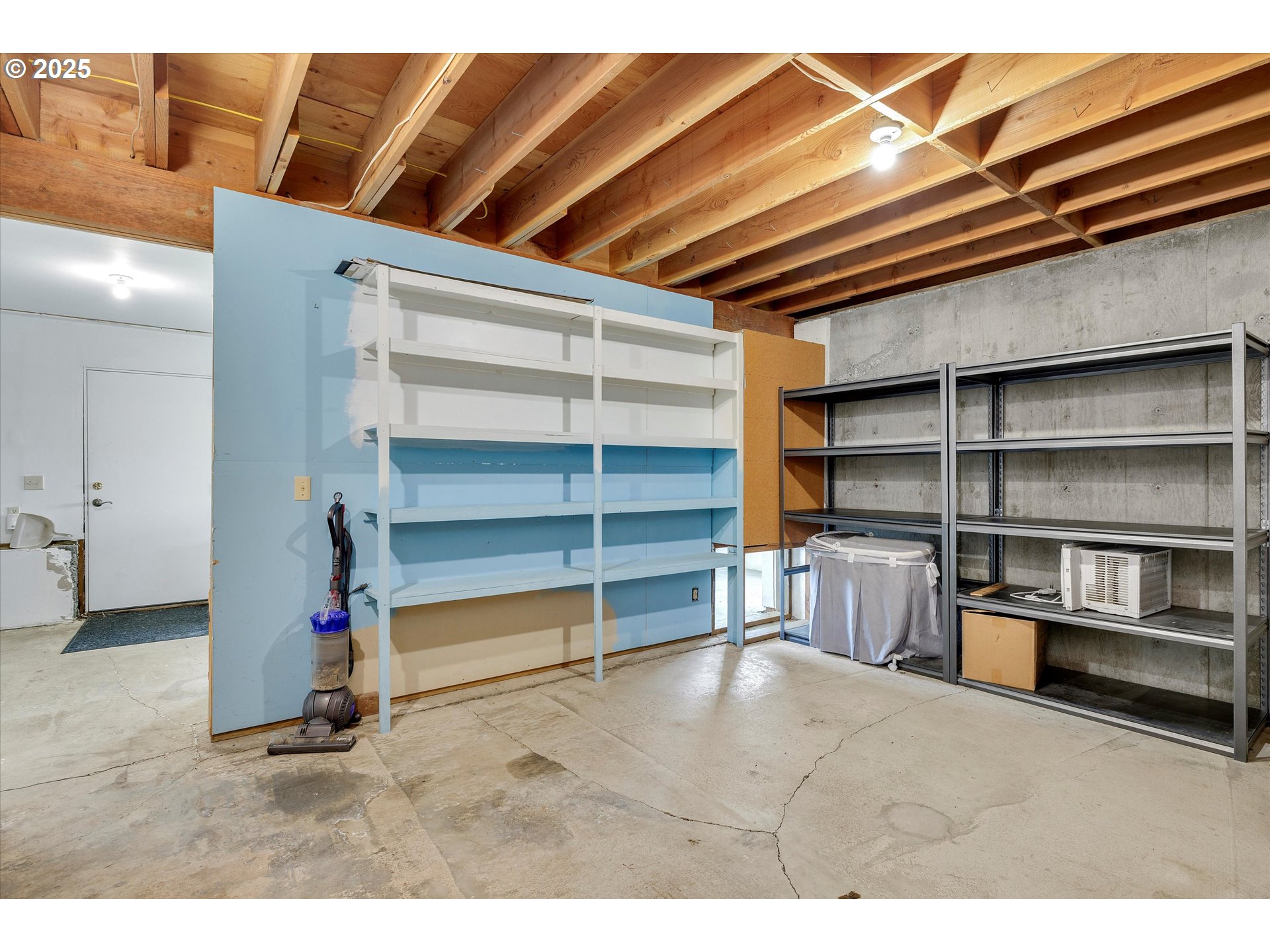 1805 Carroll Road Mosier, OR 97040 - Photo 30 of 45 a room with furniture and cabinets