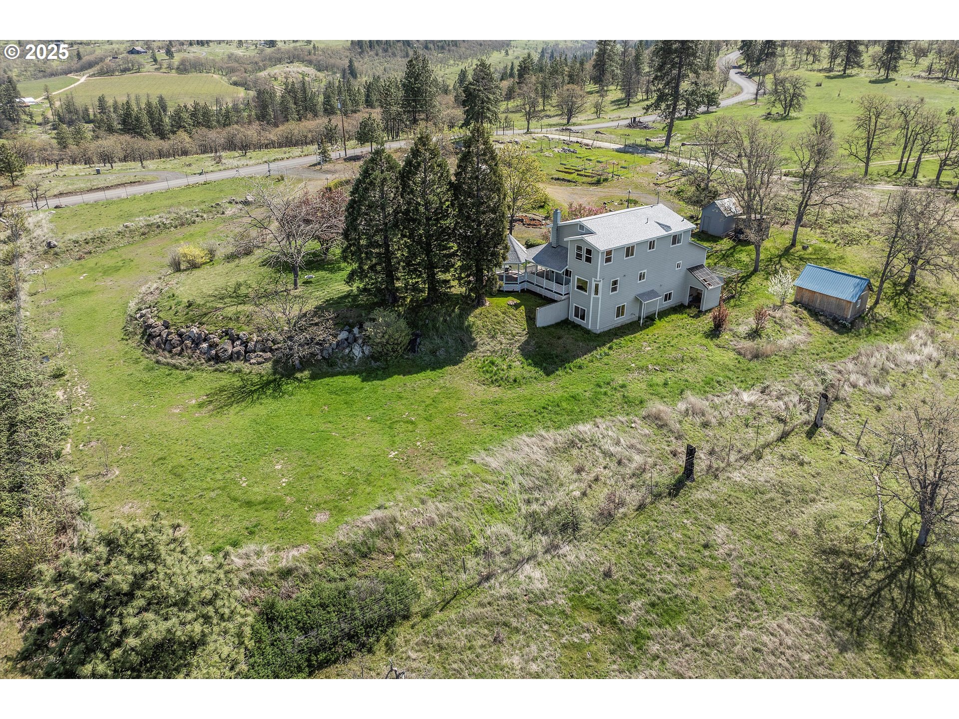 1805 Carroll Road Mosier, OR 97040 - Photo 37 of 45 a view of a lush green field