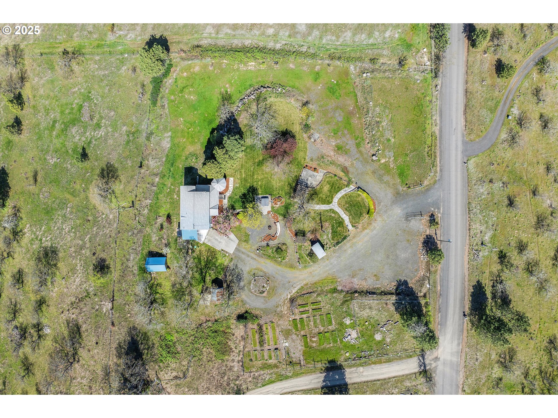 1805 Carroll Road Mosier, OR 97040 - Photo 42 of 45