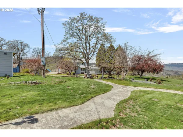 $775,000 | 1805 Carroll Road, Mosier, OR 97040