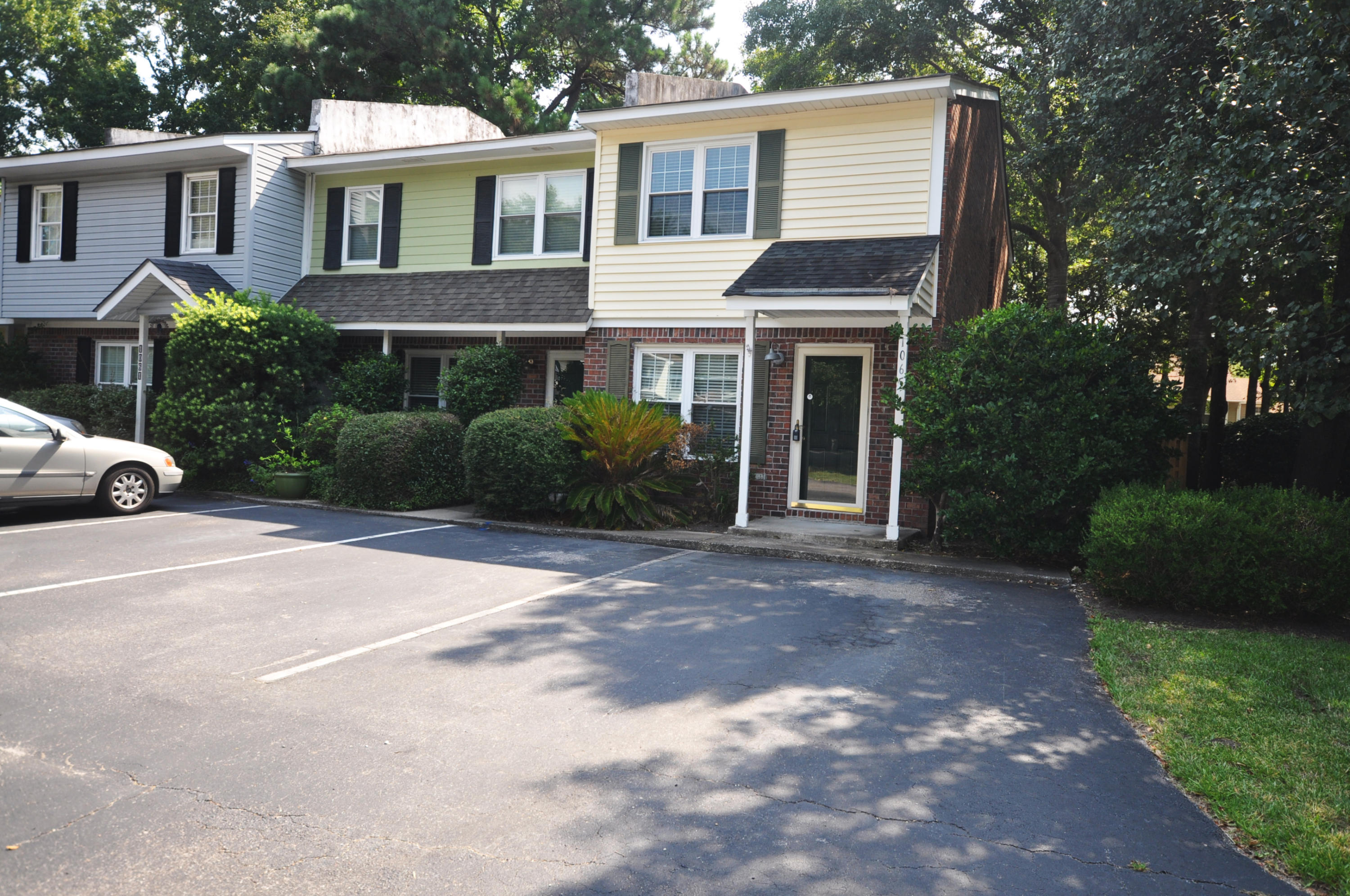 1065 Hunters Trace Mount Pleasant, SC 29464 - Photo 15 of 15 Front Exterior