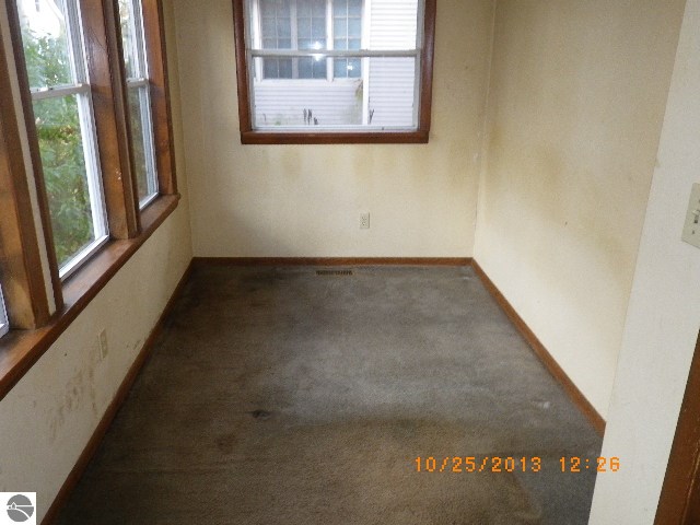 176 Clinton Street Crystal, MI 48818 - Photo 12 of 26 1778113-11.JPG
