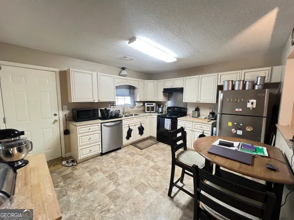 $110,000 | 438 Tallulah Trail, Unit 6, Warner Robins, GA 31088
