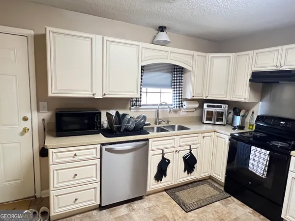$110,000 | 438 Tallulah Trail, Unit 6, Warner Robins, GA 31088