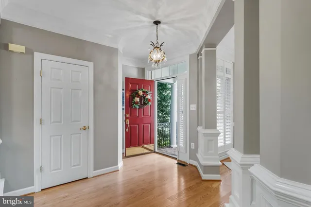 a view of entryway with front door