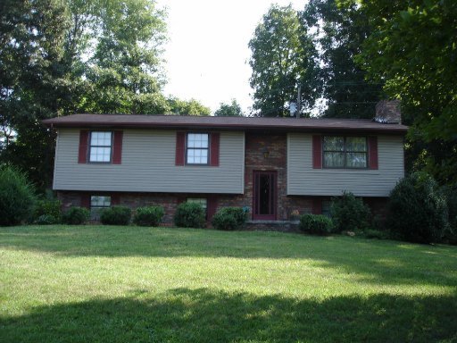 702 Sinking Springs Road Clinton, TN 37716 - Photo 1 of 1 Primary Photo