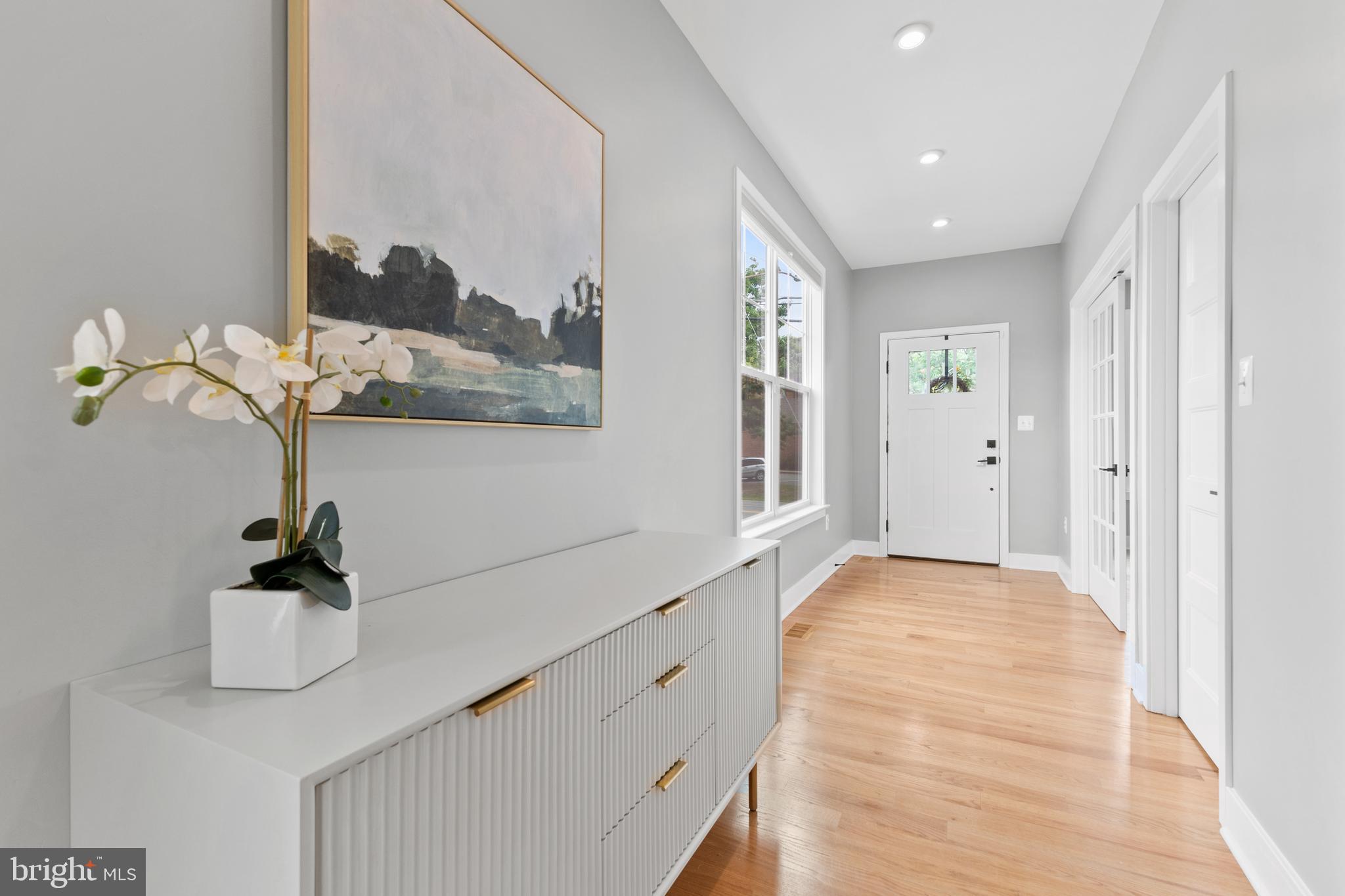 8012 Fort Hunt Road Alexandria, VA 22308 - Photo 12 of 50 Foyer